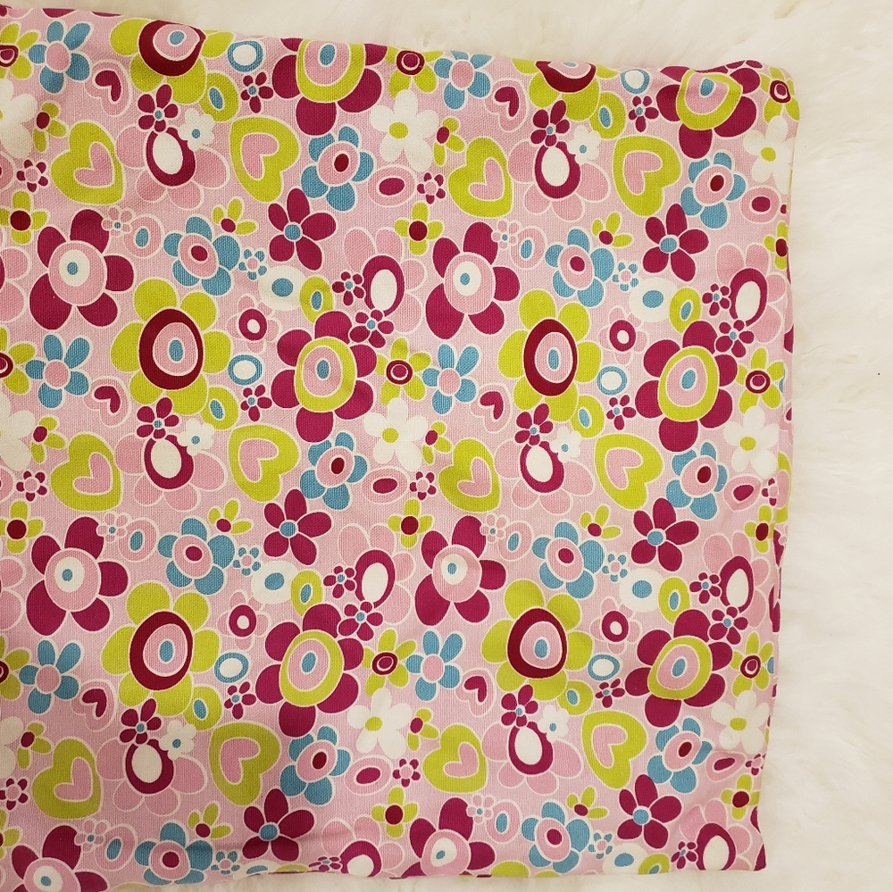 2 pillow covers.